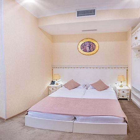 Vintage Hotel Tbilisi ภายนอก รูปภาพ