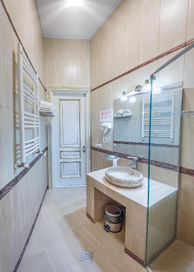 Vintage Hotel Tbilisi ภายนอก รูปภาพ